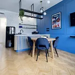 Blue Door Apartment, Swietojanska, Srodmiescie
